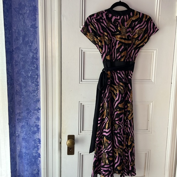 🌟DVF Silk Chiffon Stunning, Unusual Black/Gold/Lavender print Midi Party … - Picture 3 of 6